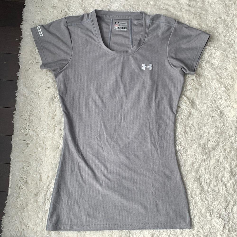 Under armour heat gear fitted sort sleeve gray